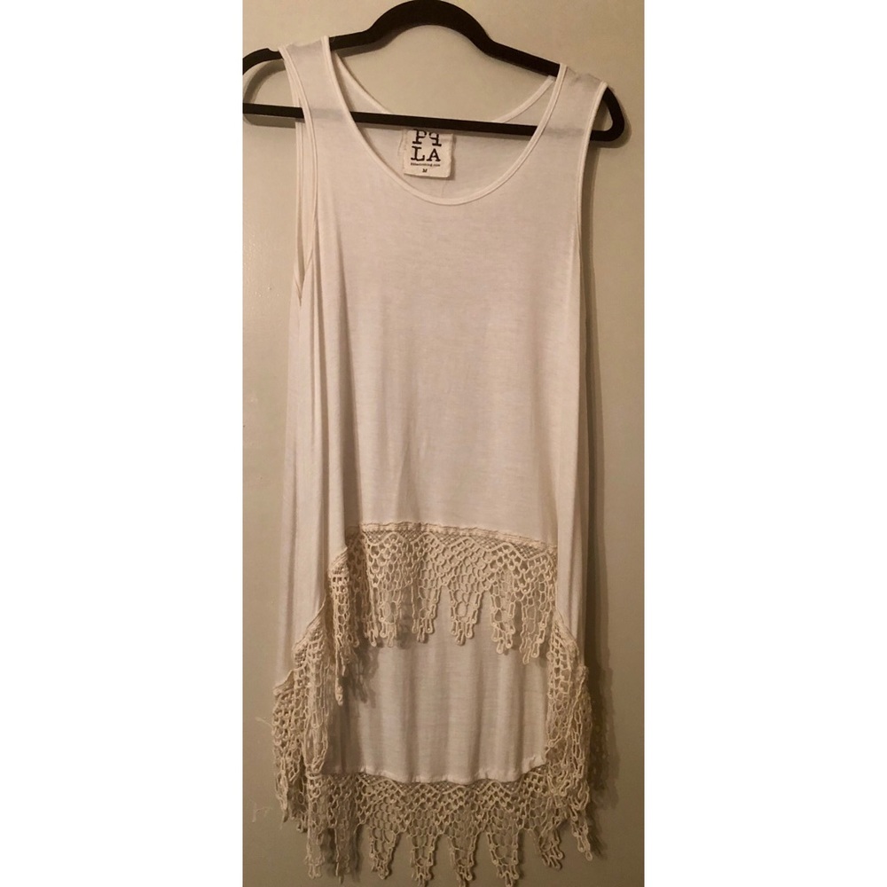 White sleeveless shirt